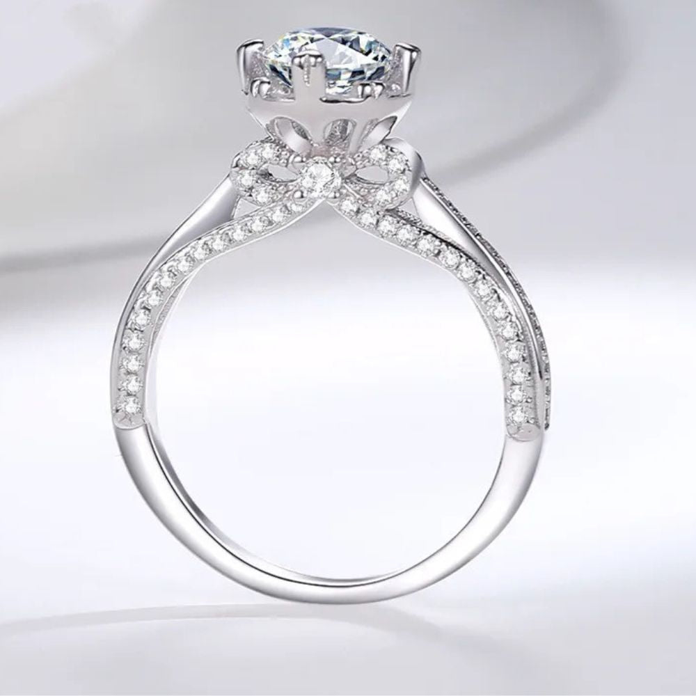 Delicate Knot Ring – Subtle Sparkle