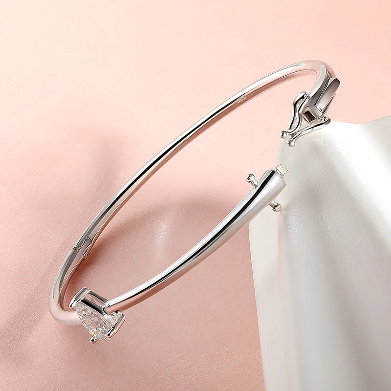 Pear-Shaped Moissanite Bracelet